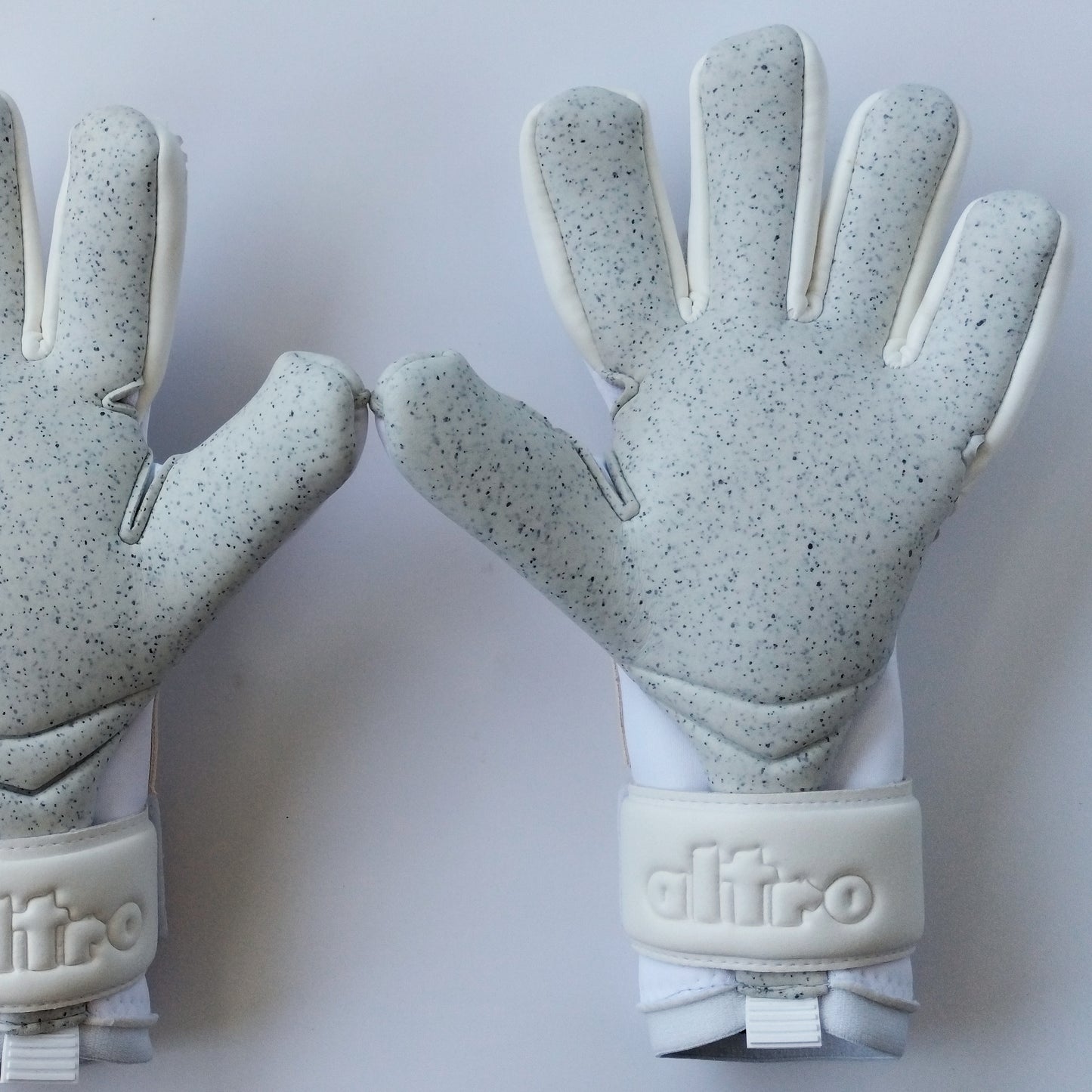 Altro Glove I - 2026 // Quartz - Negative Cut