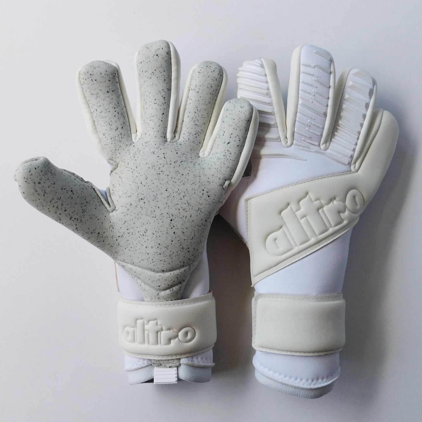 Altro Glove I - 2026 // Quartz - Negative Cut